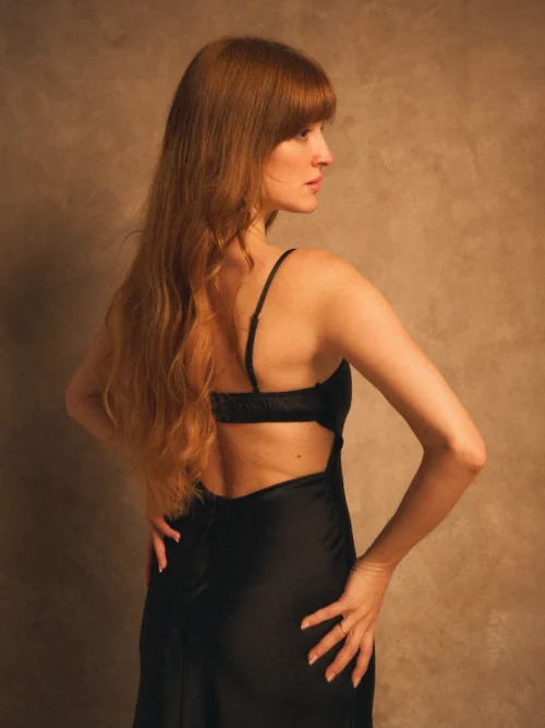 Yanina Bacigalupo de espaldas