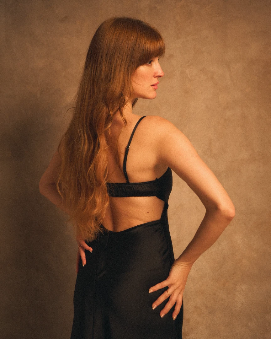 Yanina Bacigalupo de espaldas