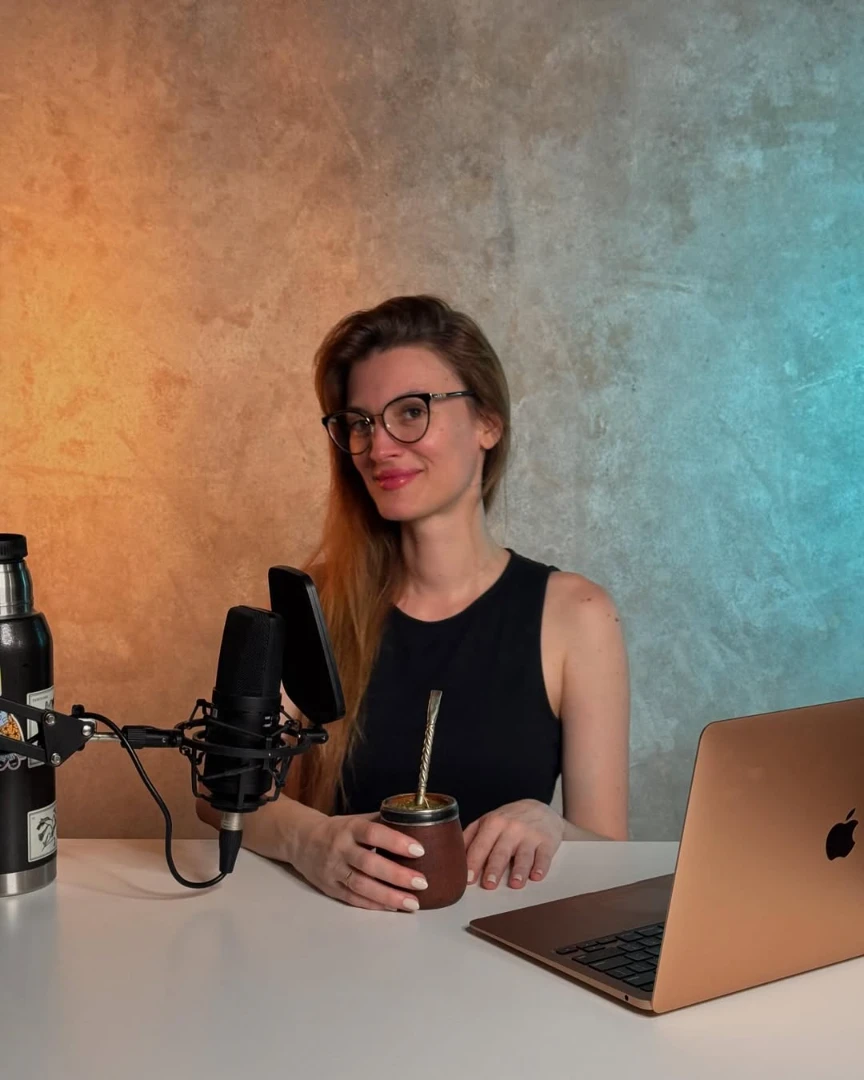 Yanina Bacigalupo grabando contenido